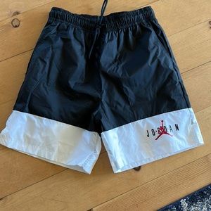 ▪️Michael  Jordan shorts. Men’s small